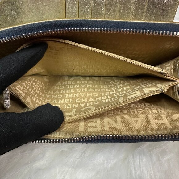 ❌SOLD❌ Authentic Chanel Denim CC Zip Around Zippy Continental Wallet - Picture 12 of 17